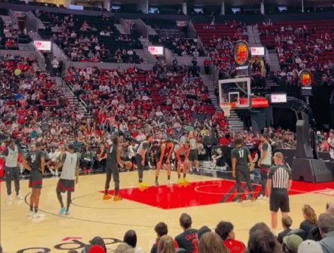 开云官网-清晨体能课后，波特兰开拓者伤情更新备战CBA季后赛，球迷炸锅，球队文化再被提及的简单介绍