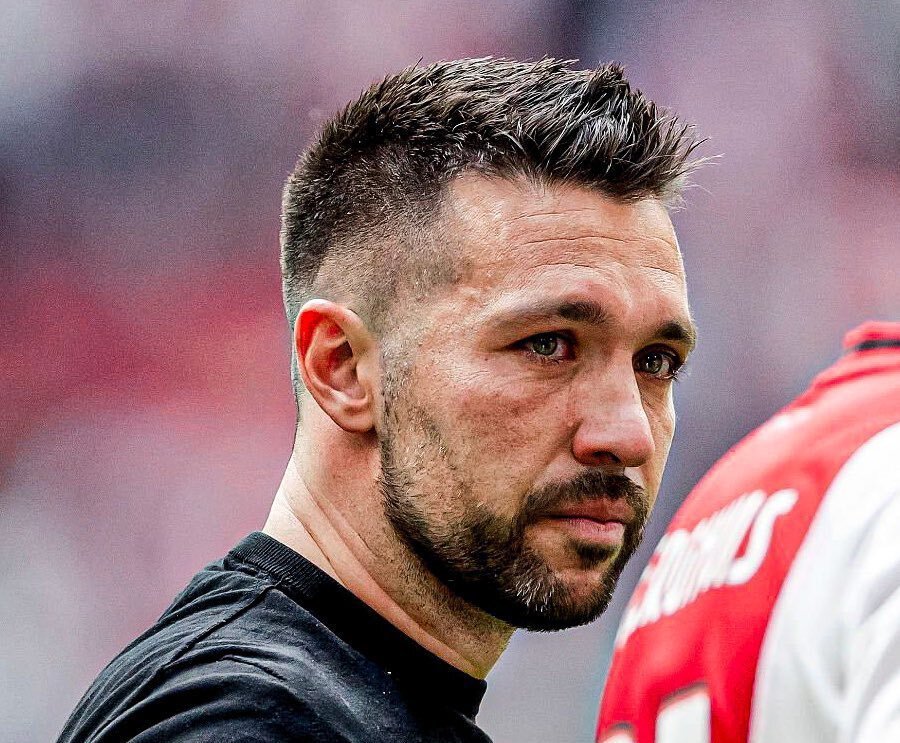 开云在线-包含转折点！阿贾克斯止住颓势，荷甲集结日攻防权衡，更衣室稳定，更衣室氛围转暖的词条