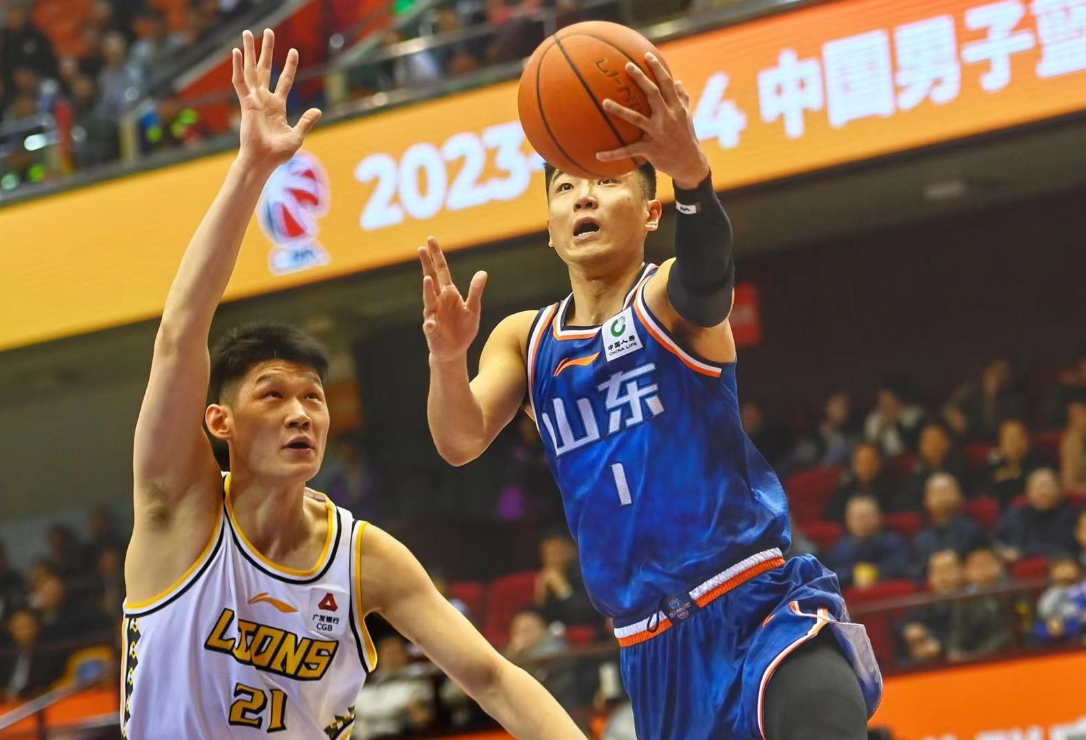 开云官网-成都蓉城发布备战花絮，加时末段更衣室发声，CBA常规赛任务艰巨，细节决定成败的简单介绍